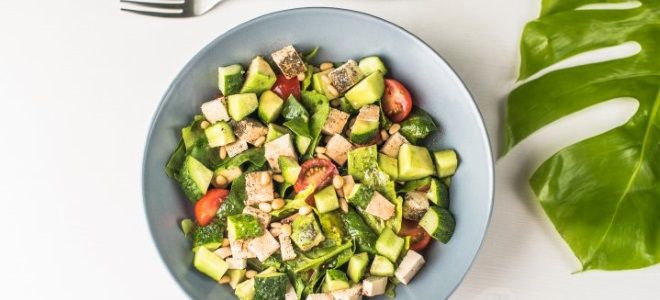 салат с сыром тофу